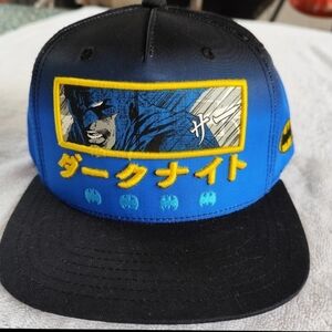 Batman "The Dark Knight" snapback cap with Japanese text.
